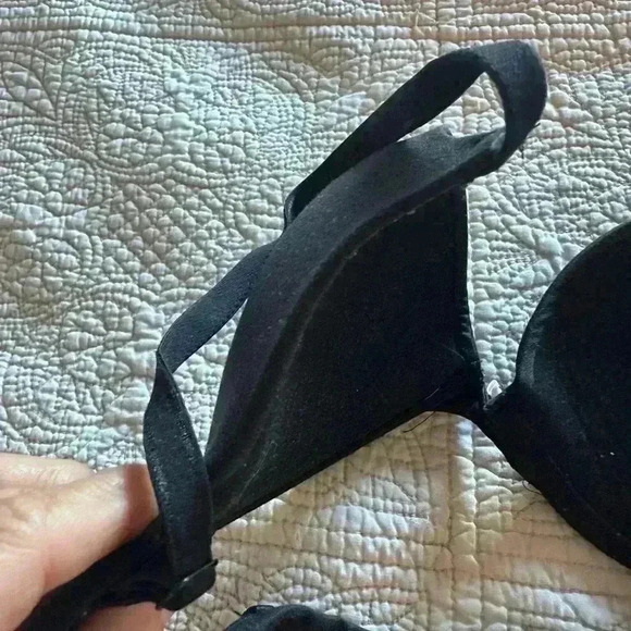 Betsy Johnson 34C Black padded bra slight push up Feminine and sexy classic - Picture 3 of 8